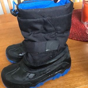 Boys size 1 winter boots